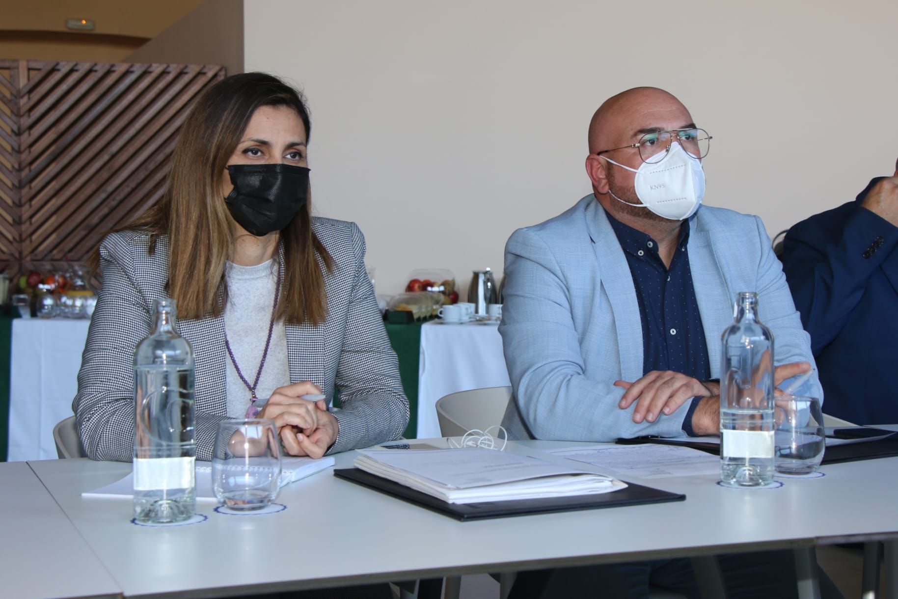 Carolina Rodriguez y Marco González en la asamblea AMTC. / Puerto de la Cruz 