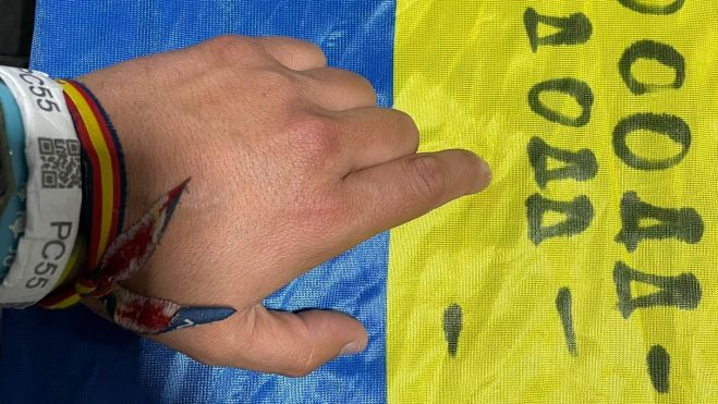 Bandera de Ucrania de Jesús en las que apuntaba los rescatados y los días: círculo mujeres y triángulos niño