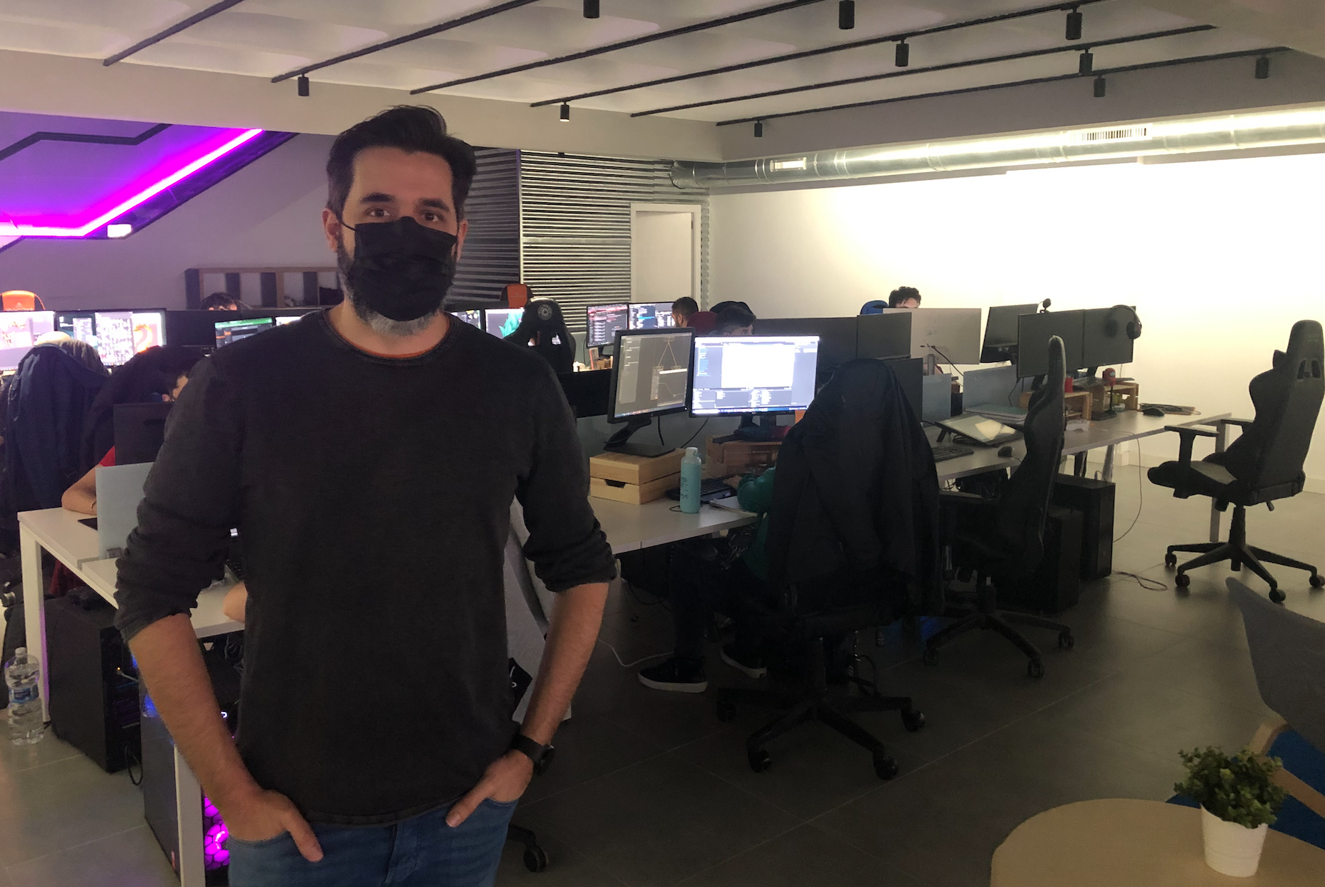 Luis Torres, CEO de Drakhar Studio, en su cuartel general en Santa Cruz de Tenerife./