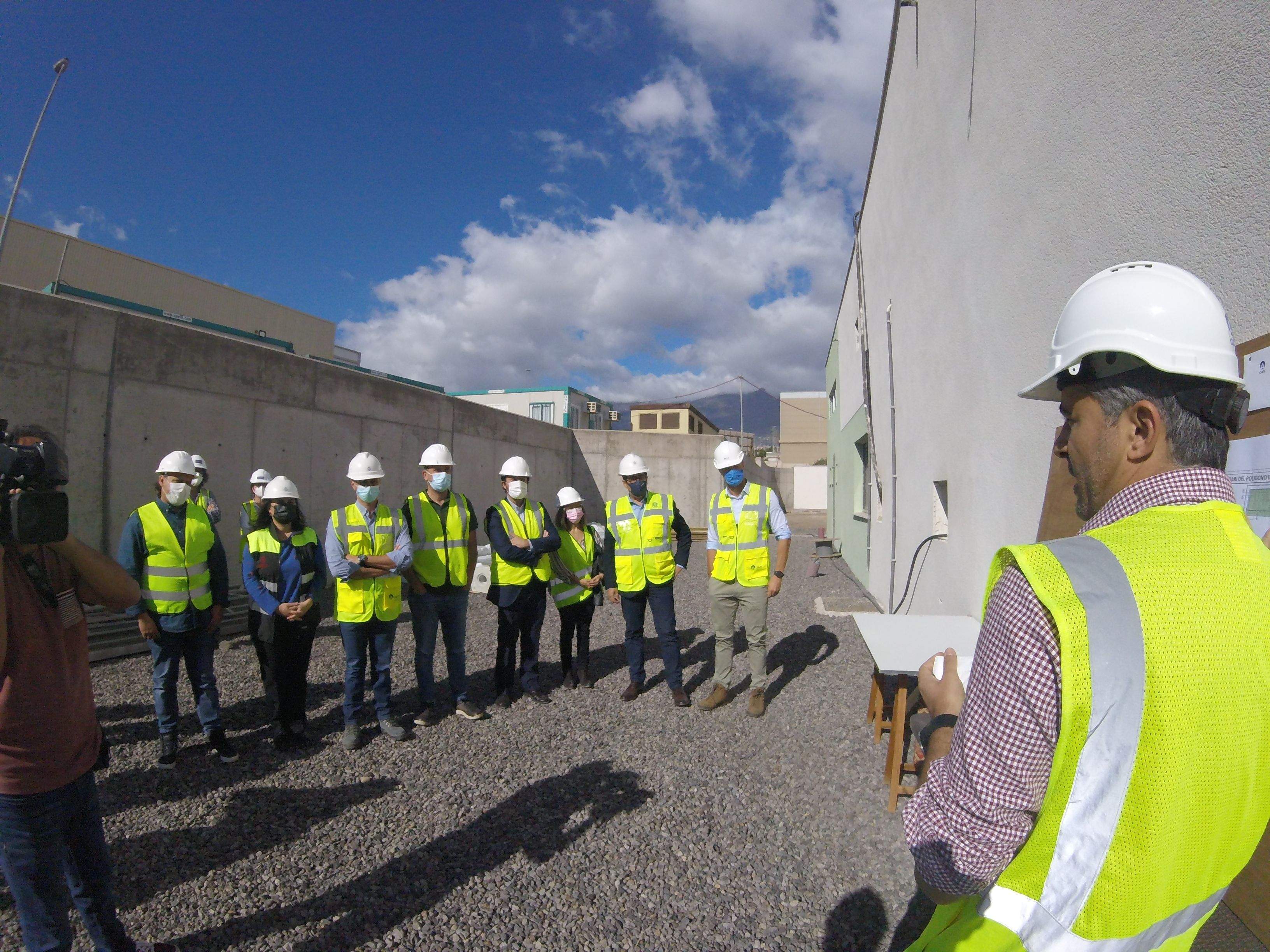Visita a la estación Depuradora de Aguas Residuales Industriales del Polígono de Güímar. / Cedida