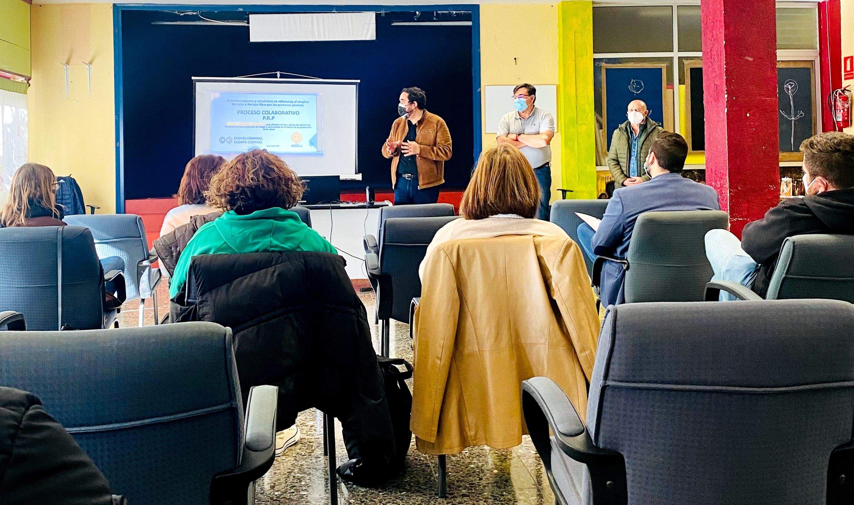 Reunión para paliar los botellones en La Laguna./