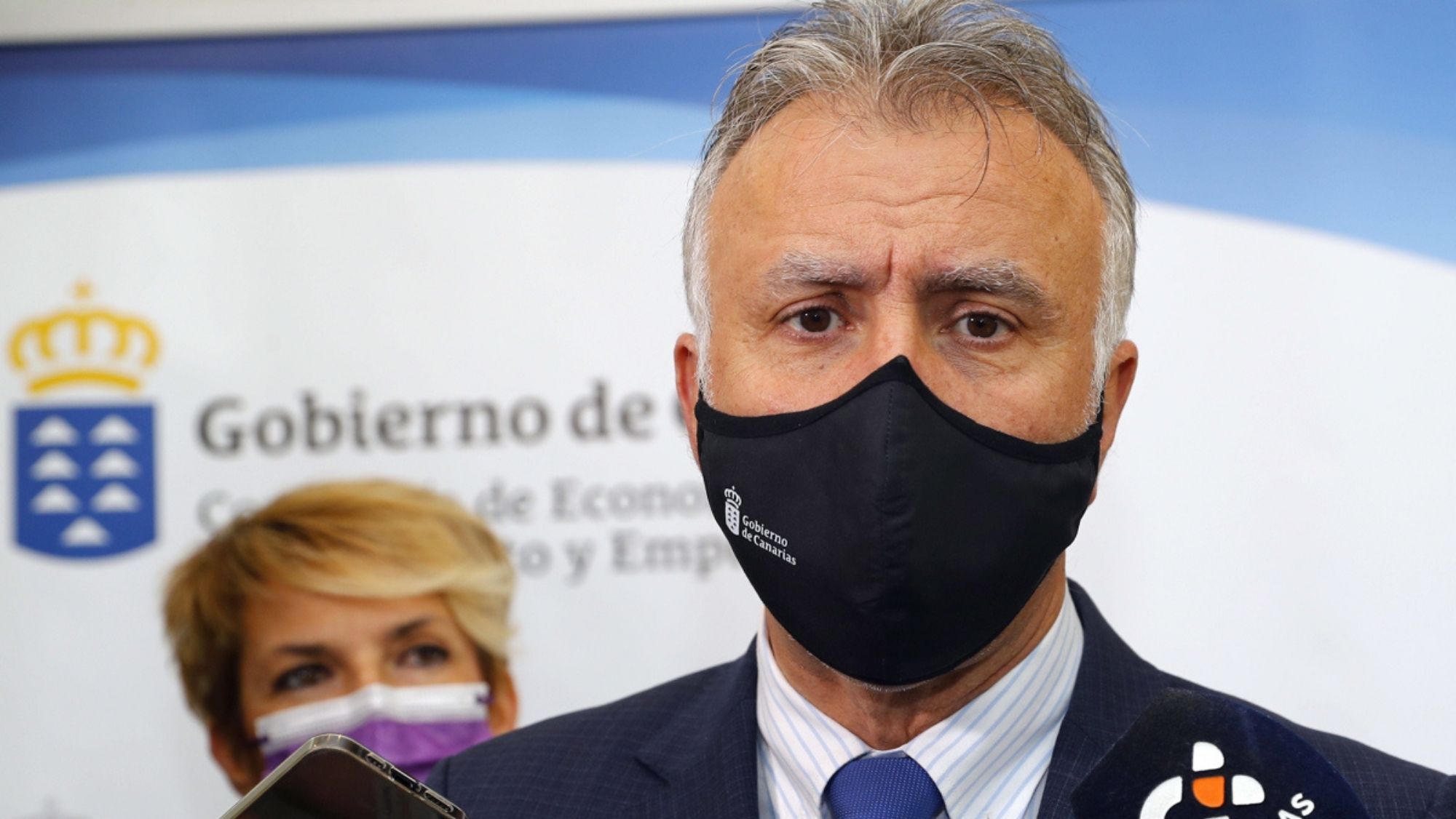 Ángel Víctor Torres comparece ante los medios. / Efe