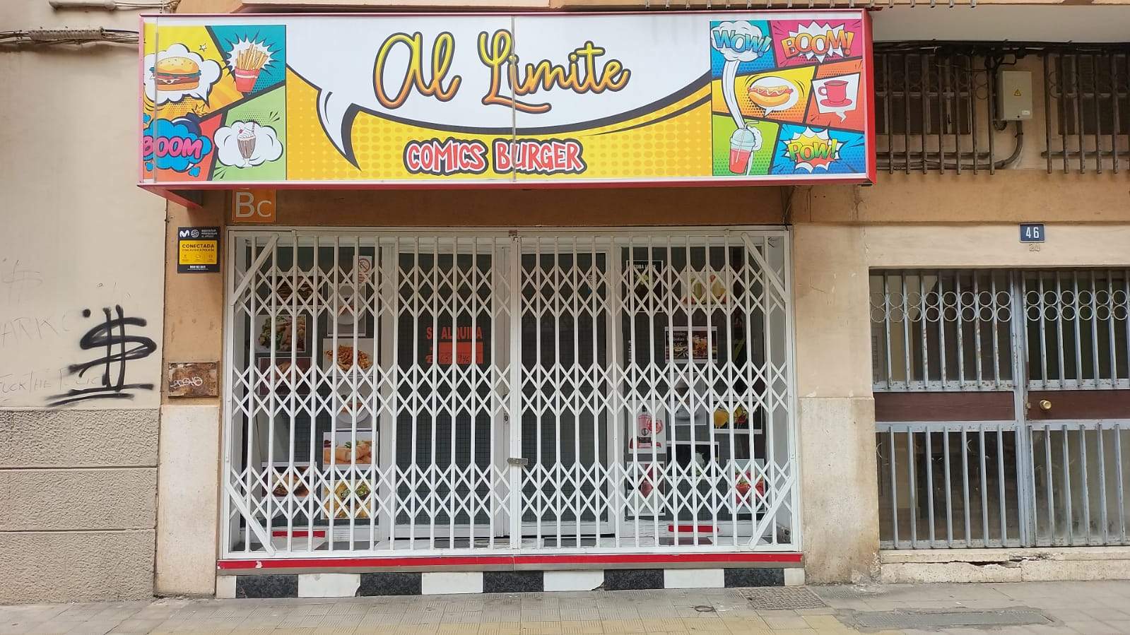 Entrada principal del bar Al Límite, uno de los bares que ha tenido que cerrar debido a su modelo de negocio./ Atlántico Hoy