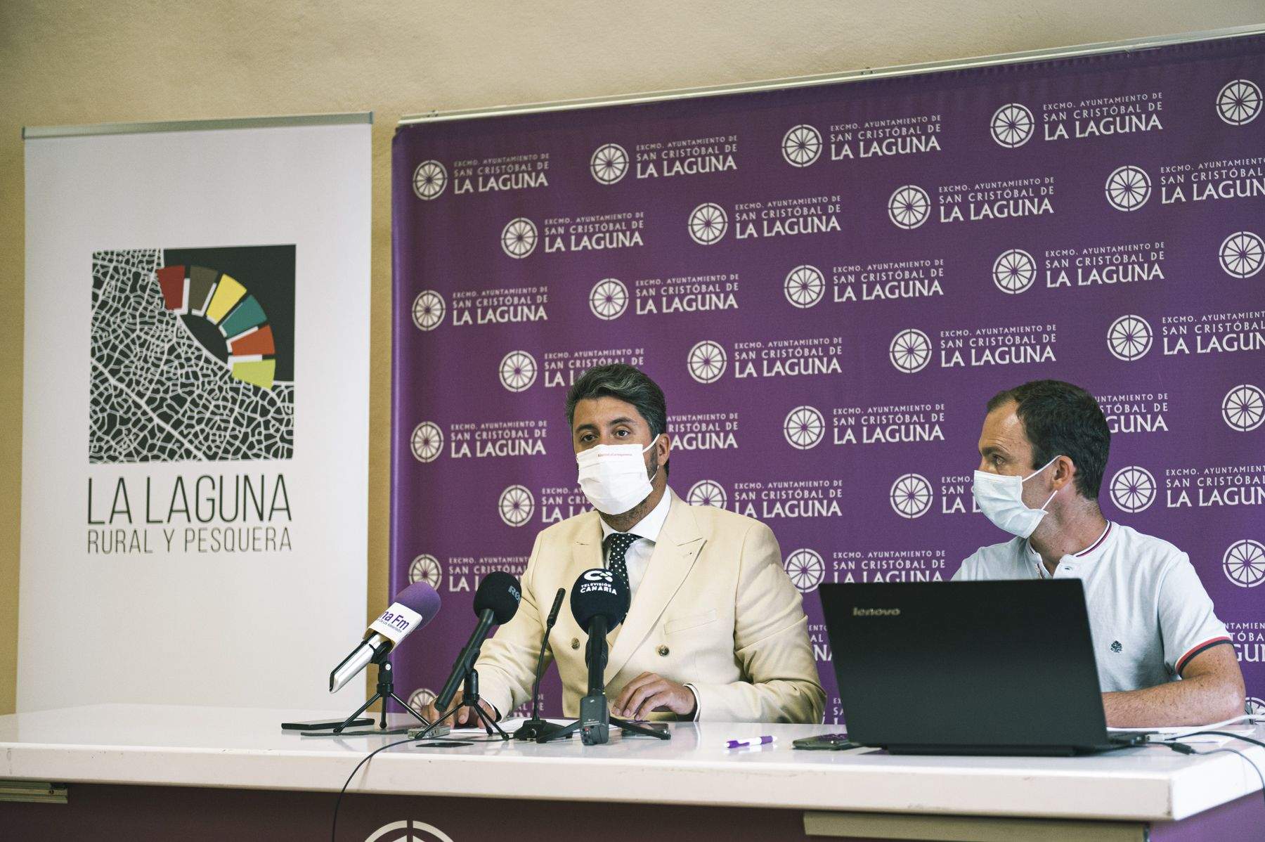 El alcalde de La Laguna Luis Yeray Gutiérrez y Aitor López./