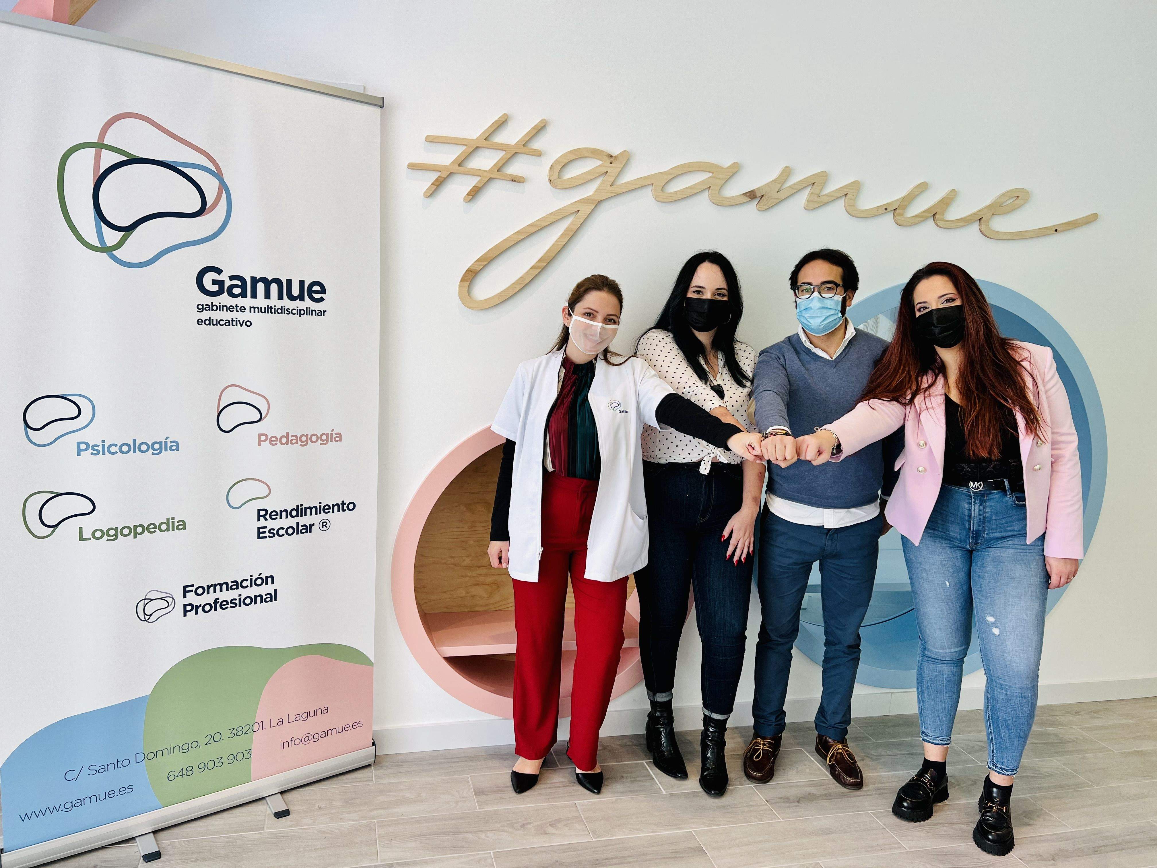 Ariana de Sousa (Coordinadora de GAMUE), Lorena Martín (Presidenta de ACANAE), Carlos de la Cruz (Gerente de GAMUE) y Elizabeth Izquierdo (Vocal de ACANAE)