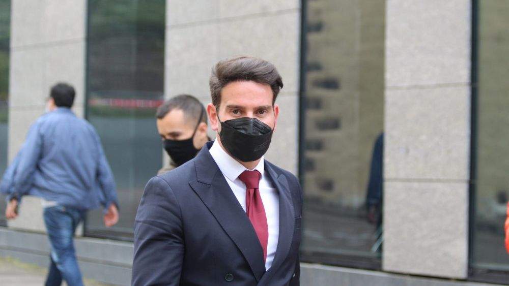 Alfredo Gómez, ex concejal de Ciudadanos denunciante, a la salida de los juzgados./ Archivo Alfredo Gómez, ex concejal de Ciudadanos denunciante, a la salida de los juzgados./ Archivo