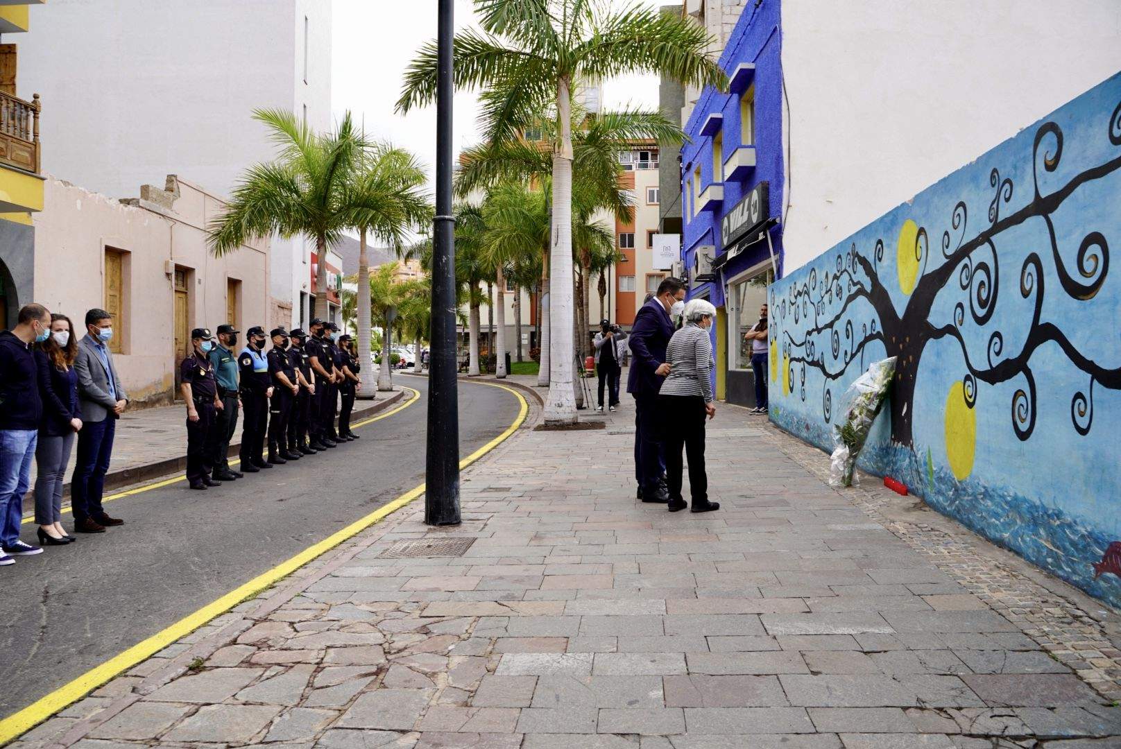 Homenaje a las víctimas del derrumbe del edificio de Los Cristianos. / Cedida