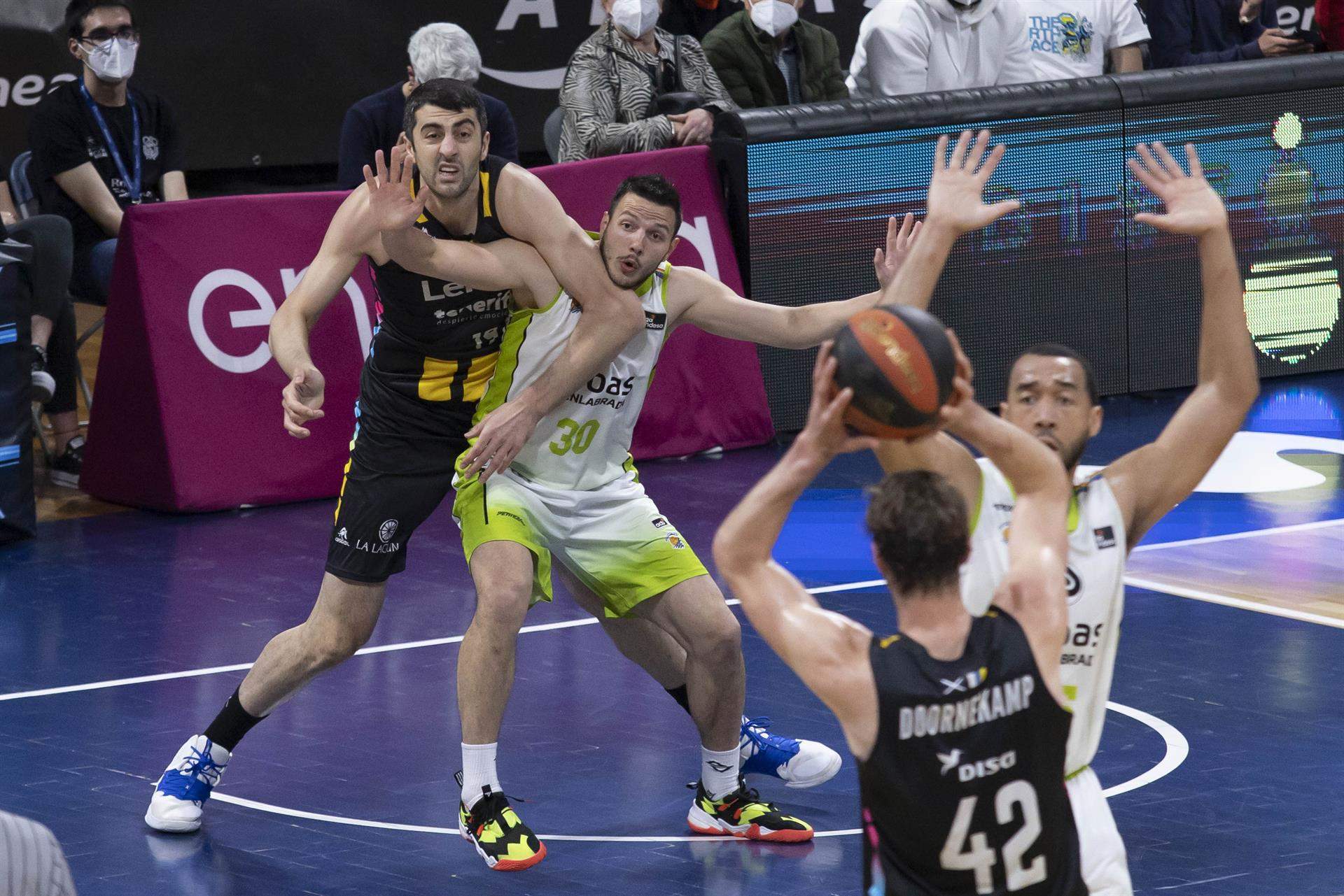 Shermadini fue el máximo anotador del partido con 22 puntos, además de 9 rebotas, en la victoria del CB Canarias ante Fuenlabrada./ EFE