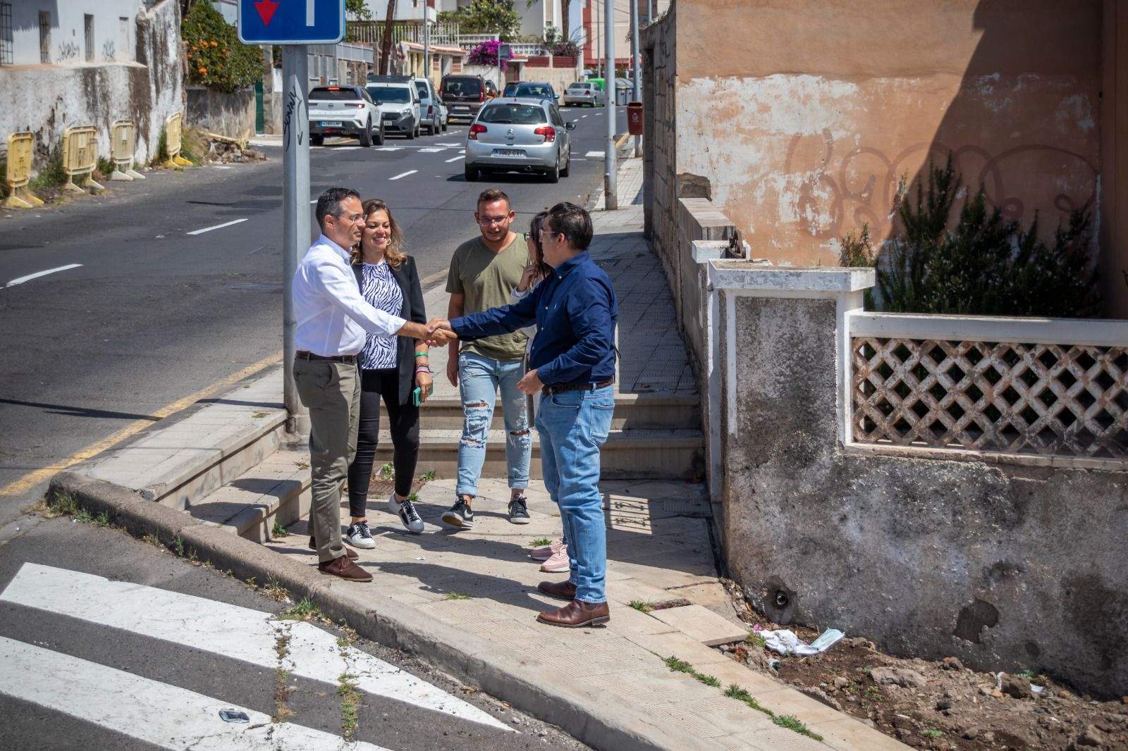 Carlos Terife visita el distrito de La Salud-La Salle./ Ayto Santa Cruz de Tenerife