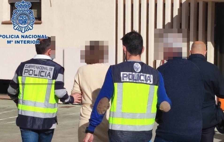 Momento de la detención de los ciudadanos alemanes en el Puerto de la Cruz./