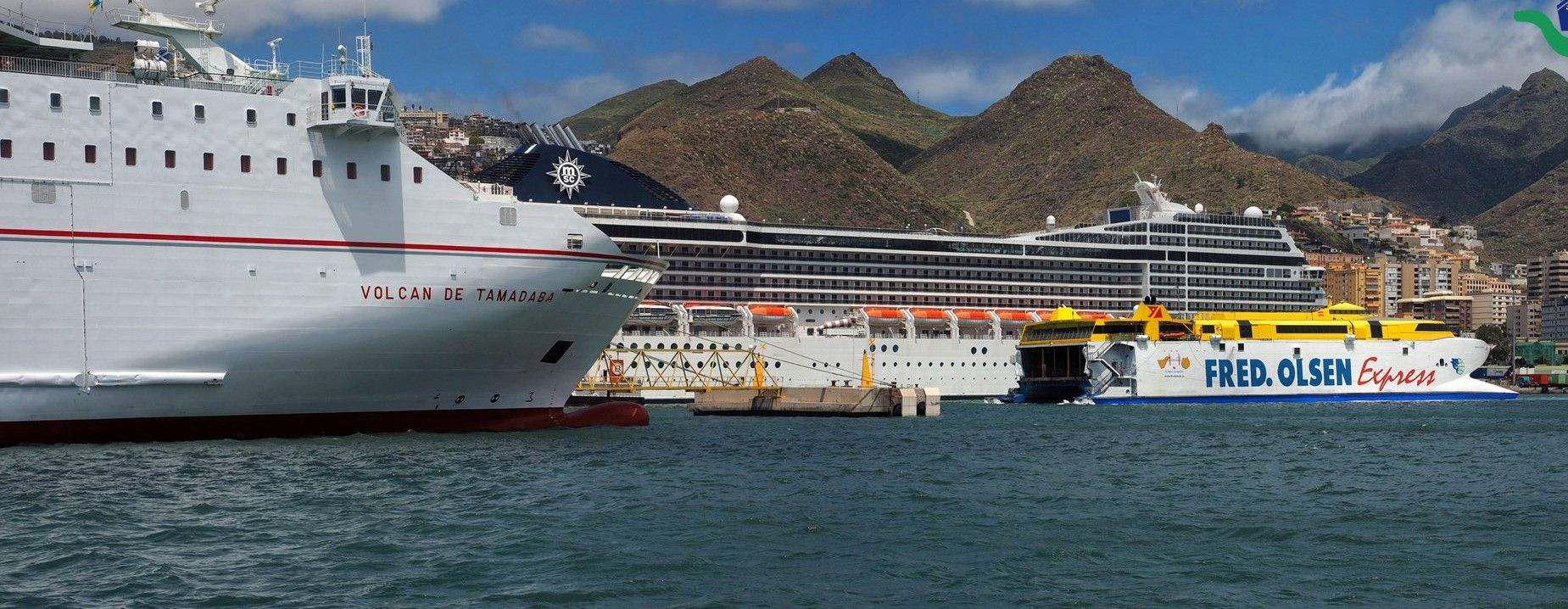 Tráfico de pasajeros en el puerto de Santa Cruz de Tenerife./
