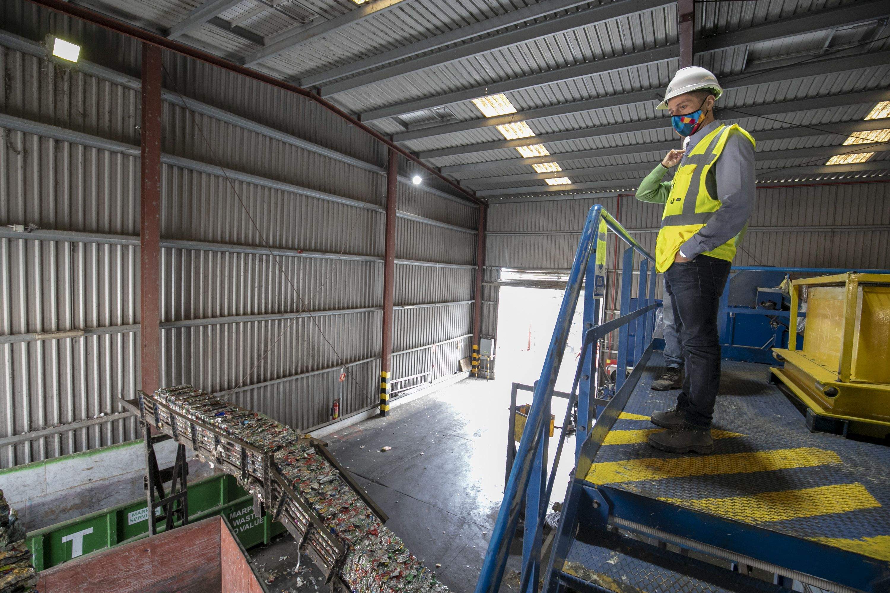 El consejero del Cabildo Javier Rodríguez Medina visita la planta de bioestabilizado./