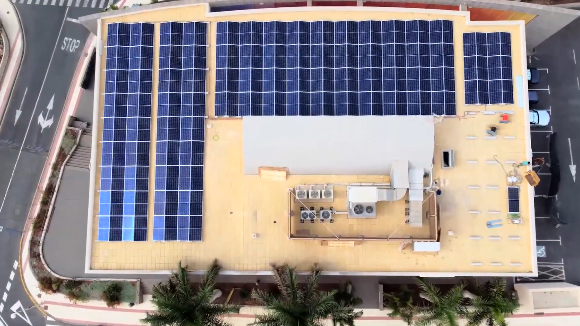 Cubierta de la Escuela Municipal de Música de Adeje, en Tenerife. Adeje Verde