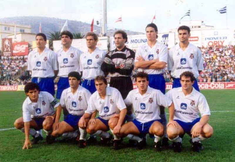 Mítica alineación del CD Tenerife con Rommel Fernández, Fernando Redondo y Quique Estebaranz, entre otros./