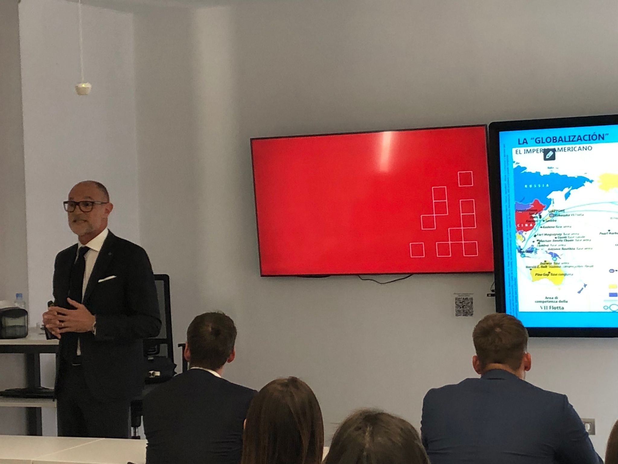 Un momento de la charla de Mario Rapanello en la Universidad Europea de Canarias./ Un momento de la charla de Mario Rapanello en la Universidad Europea de Canarias./