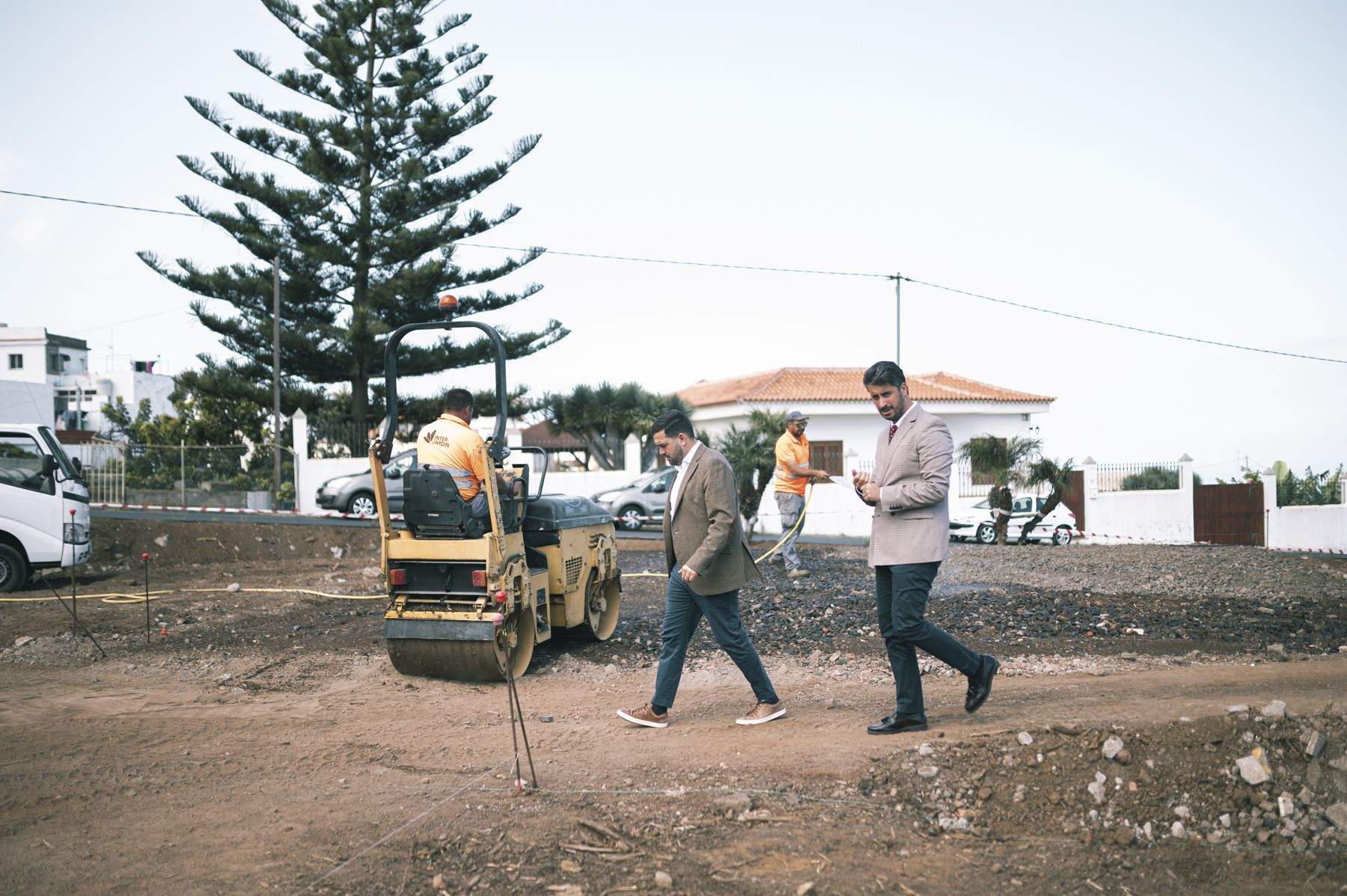  El alcalde Luis Yeray Gutiérrez y el concejal de Servicios Municipales, Josimar Hernández./
