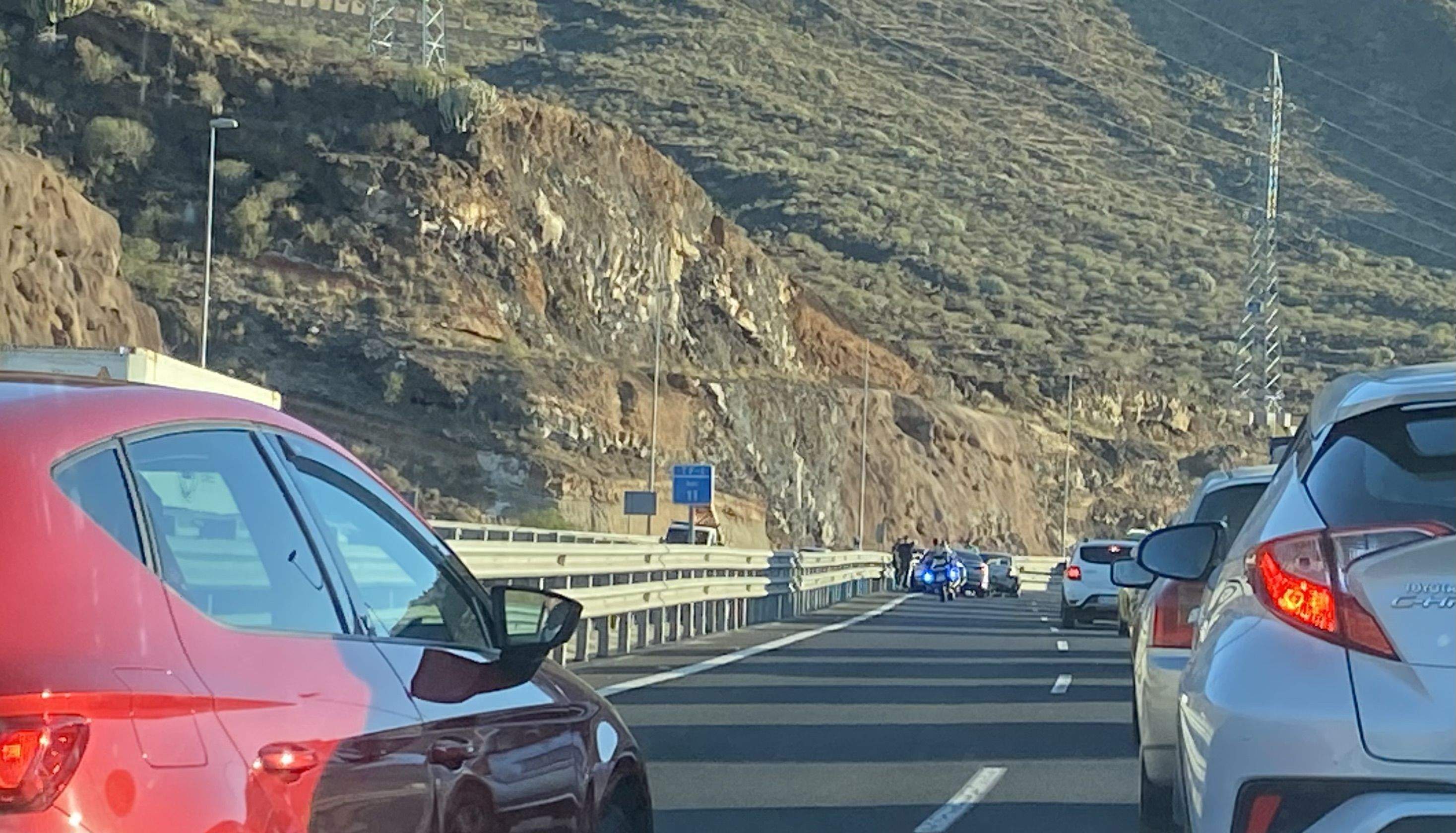 Imagen del accidente ocurrido a la altura de Barranco Hondo. / AH