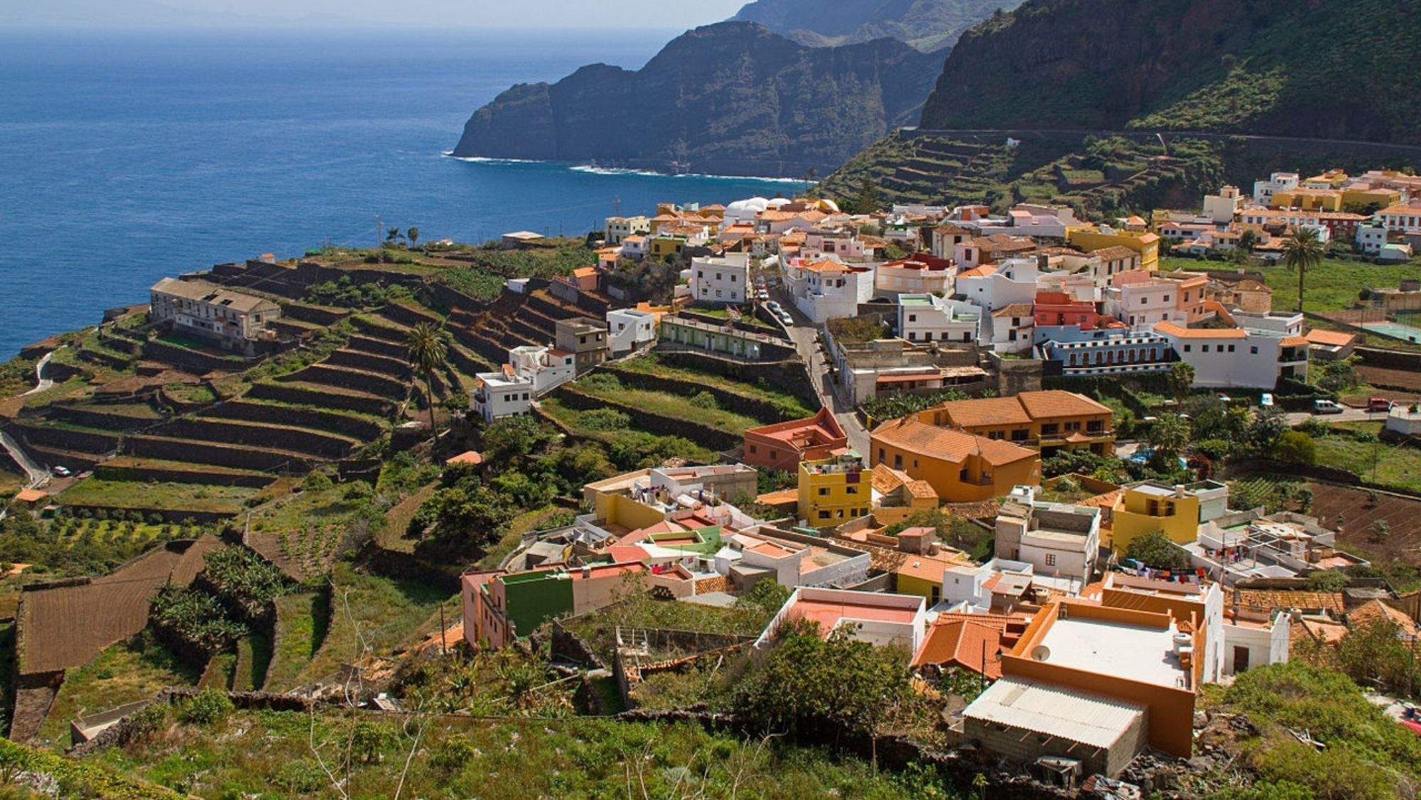 Agulo es una de las cinco localidades canarias que han recibido el reconocimiento de la Asociación de pueblos más bonito de España. / REDES.