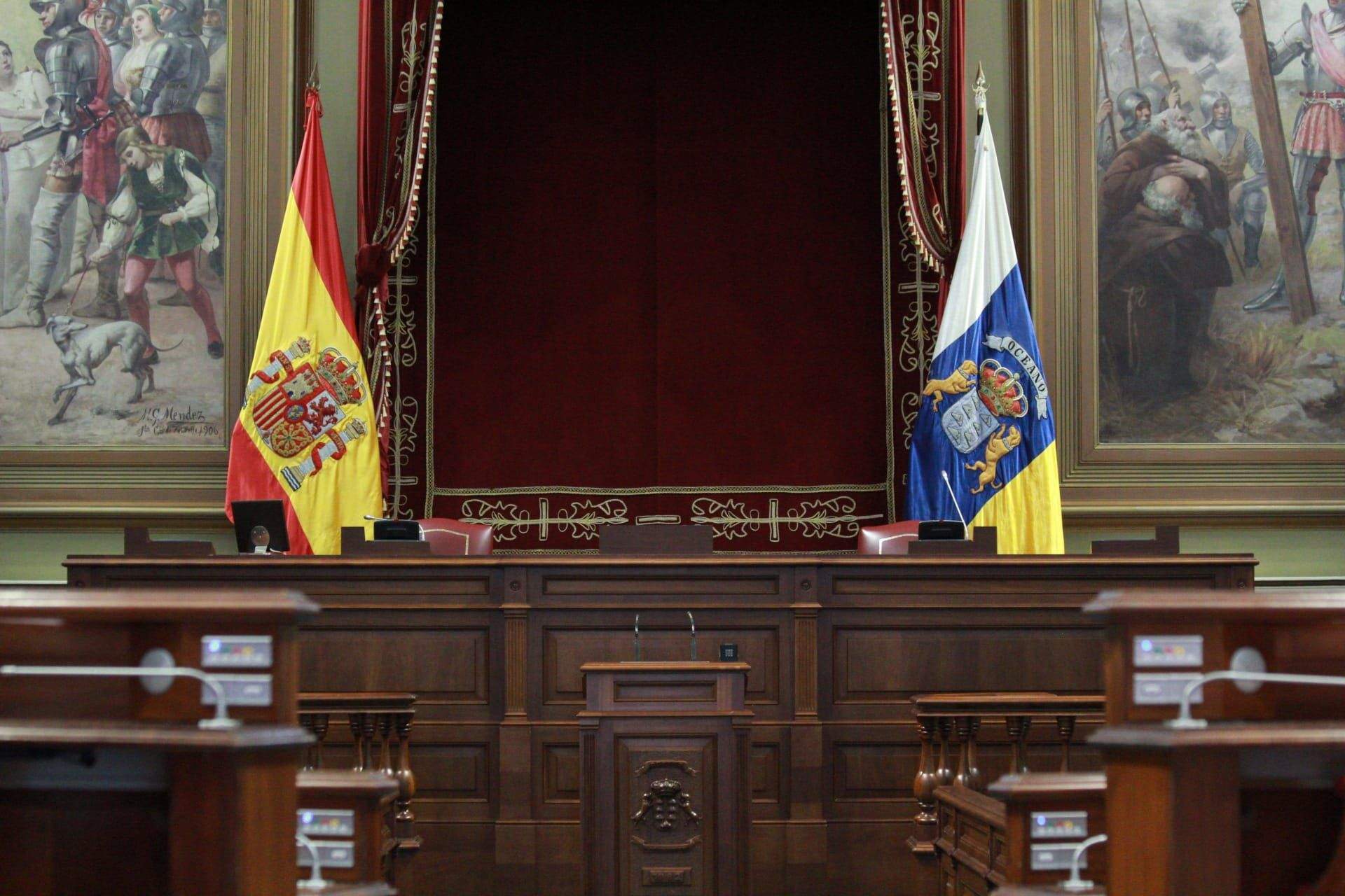 El pleno del Parlamento de Canarias, vacío./ Atlántico Hoy