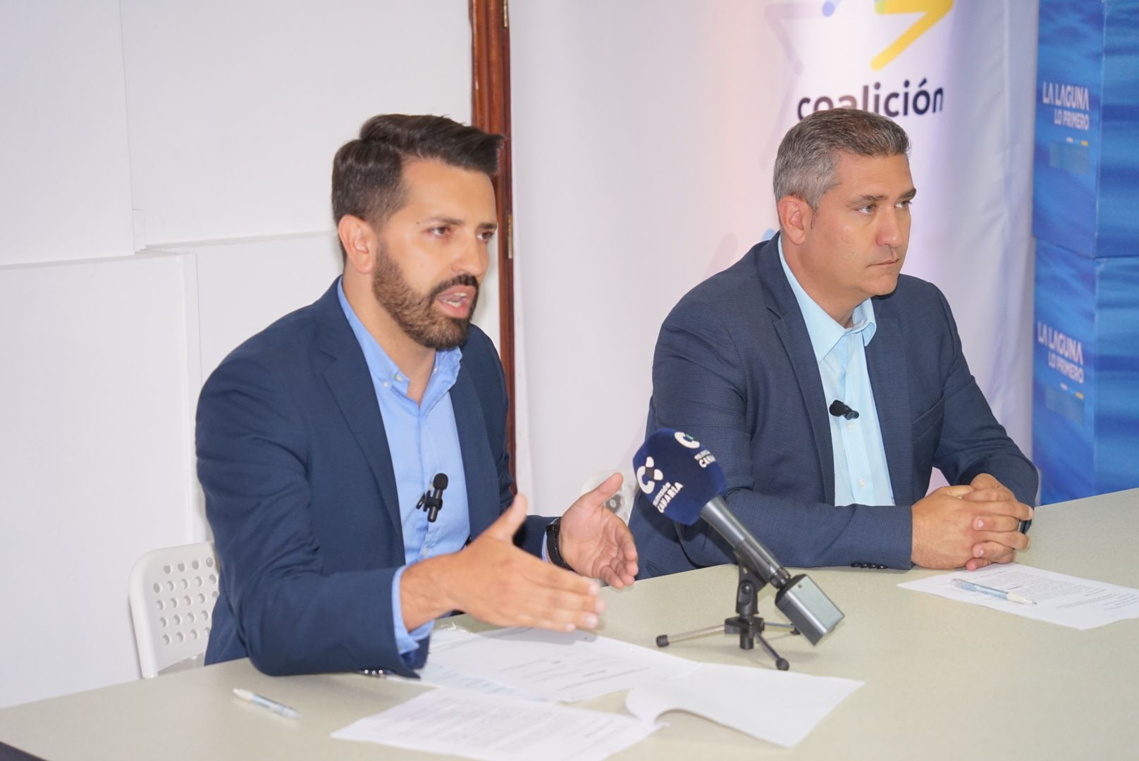 Jonathan Domínguez y Fran Hernández, de Coalición Canaria, en una comparecencia en La Laguna./ CC2 Jonathan Domínguez y Fran Hernández, de Coalición Canaria, en una comparecencia en La Laguna./ CC2