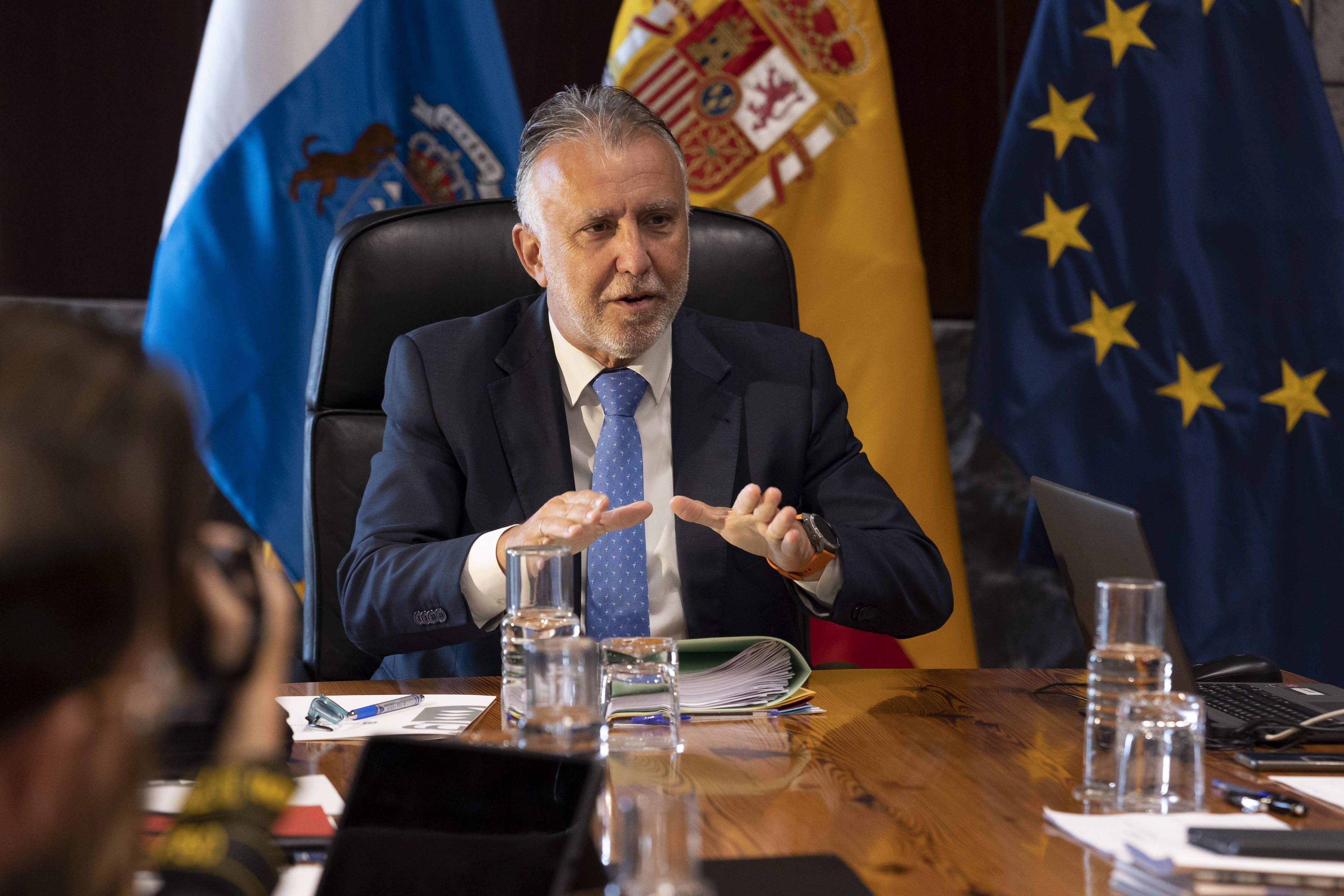 El presidente de Canarias, Ángel Víctor Torres, durante un Consejo de Gobierno. / Efe