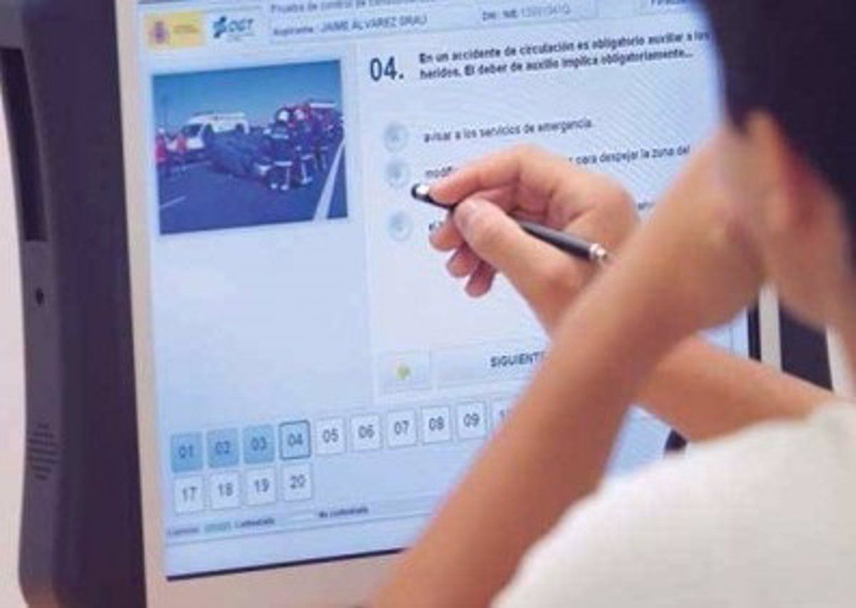 Examen teórico de conducir. / EUROPA PRESS
