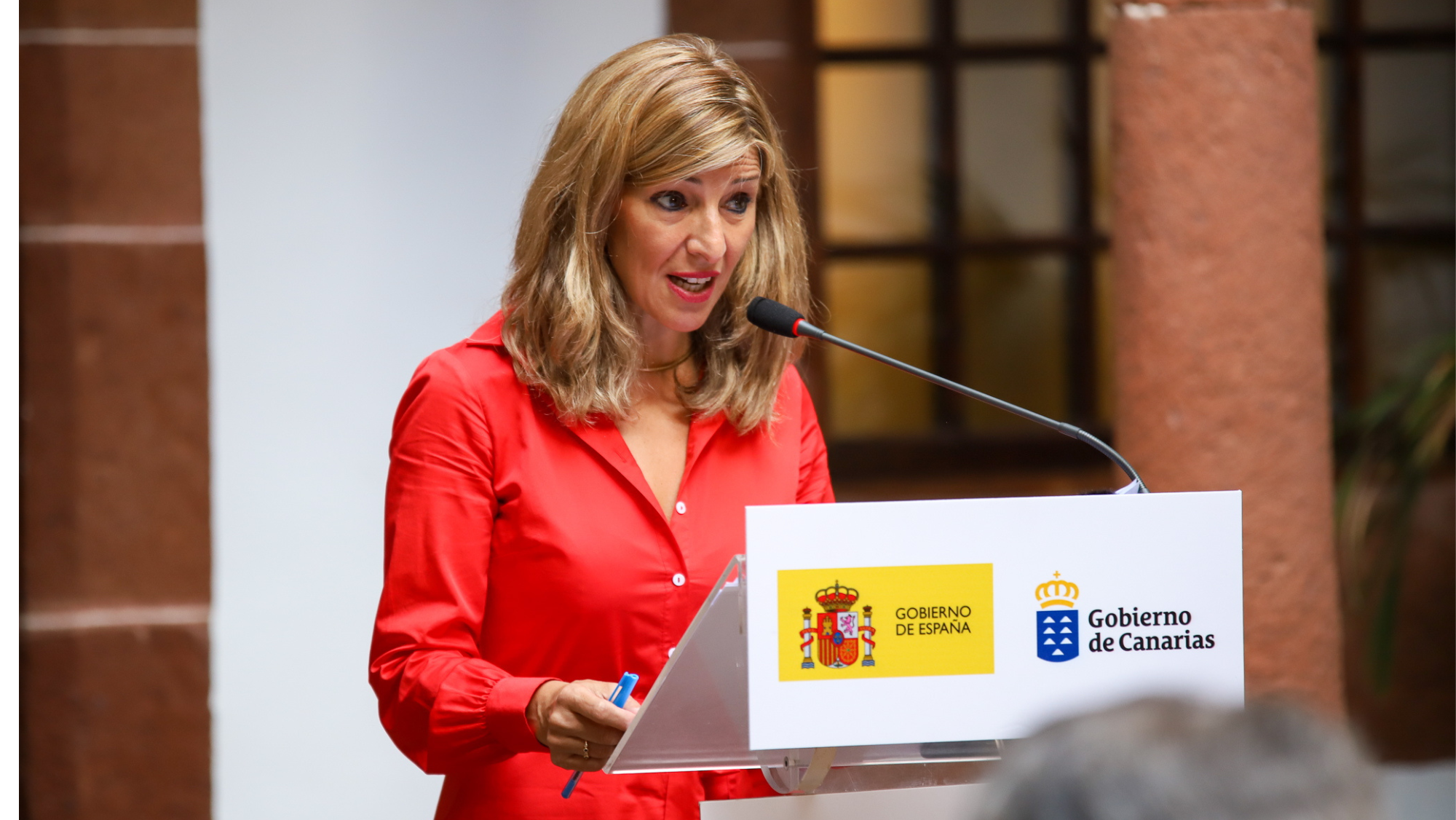 La ministra de Trabajo Yolanda Díaz durante la firma y posterior rueda de prensa del Plan Integral de Empleo de Canarias. Luis G Morera (EFE)