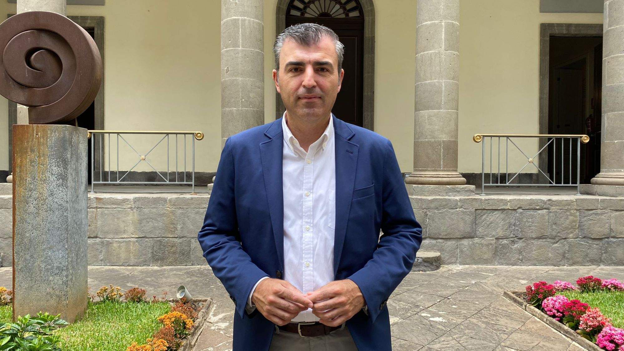 El presidente del Partido Popular de Canarias, Manuel Domínguez, en el Parlamento regional. / AH