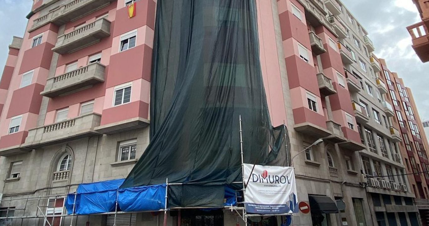 Rehabilitación de edificio en el centro de Santa Cruz./ Dimurol