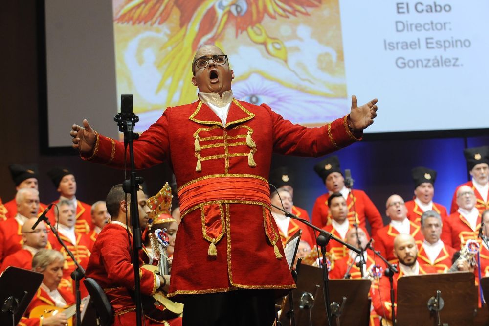 Besay Pérez en el concurso de rondallas./