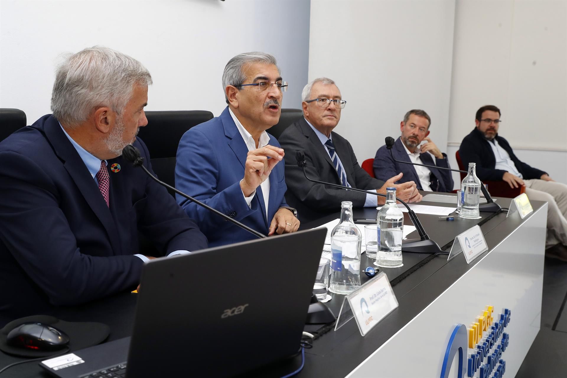 El vicepresidente del Gobierno de Canarias, Román Rodrígueze, un acto en la ULPGC./ EFE - Elvira Urquijo