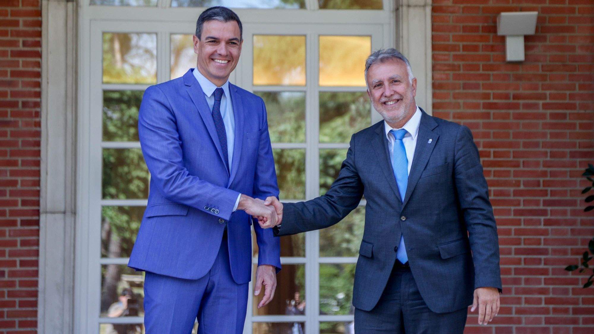 Pedro Sánchez y Ángel Víctor Torres, en una imagen de archivo, en la Moncloa. / AH