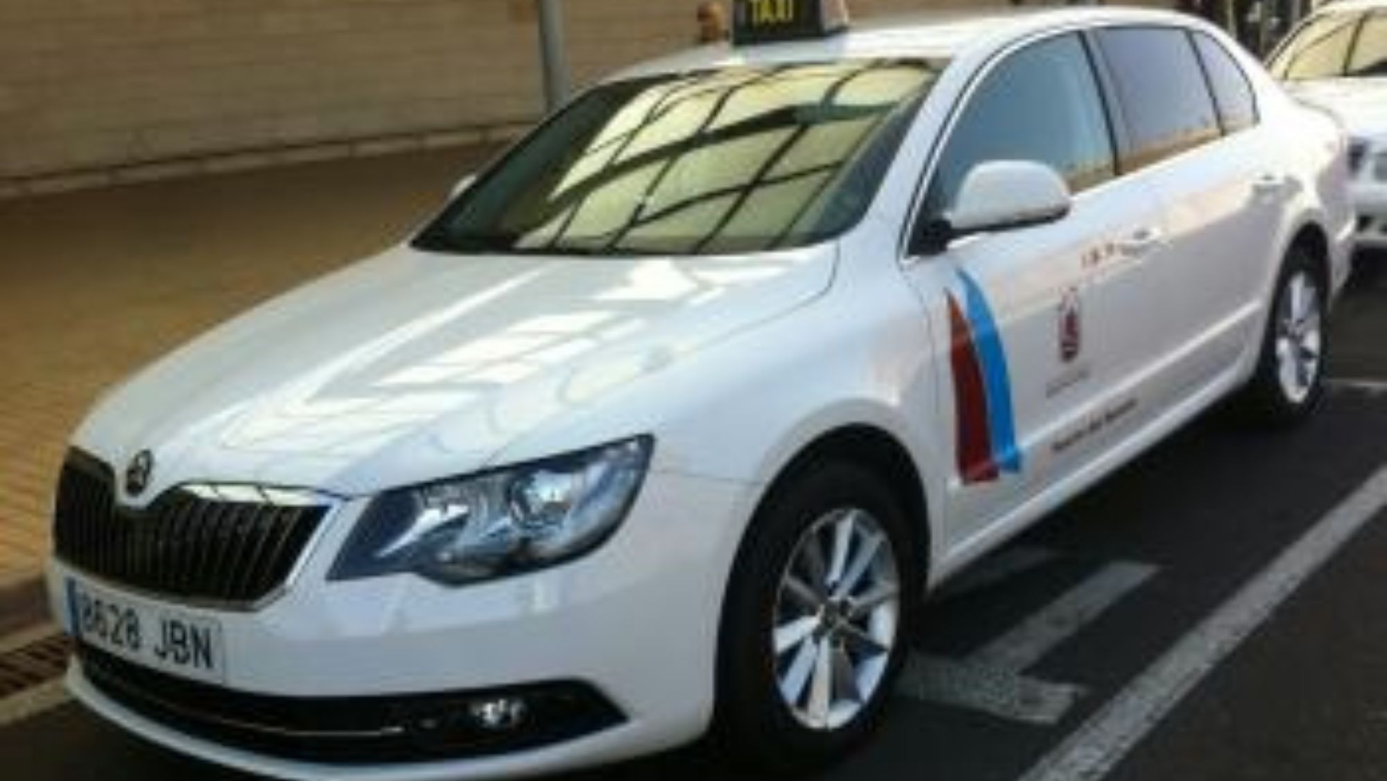 Taxi en el Aeropuerto de Fuerteventura. / BUSCADORCANARIO.COM