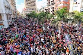 Imagen aérea de la celebración del Carnaval de Día en Santa Cruz de Tenerife. / Europa Press