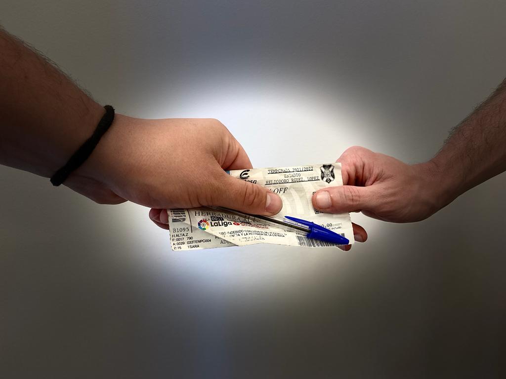 Reventa de entradas del CD Tenerife en el mercado negro./ Atlántico Hoy