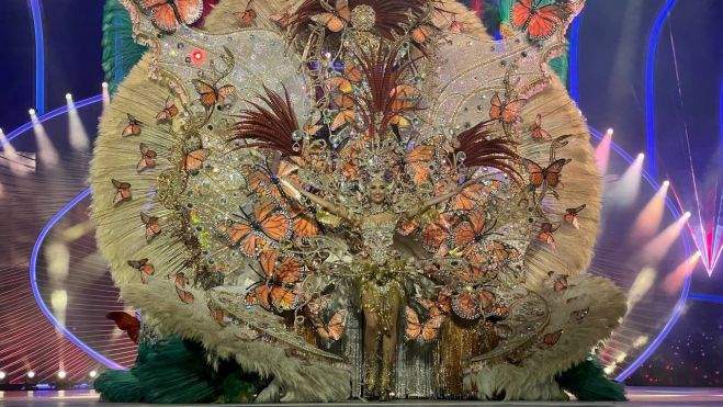 Tania Pérez de la Rosa, cuarta dama de honor. / Carnaval de Santa Cruz de Tenerife
