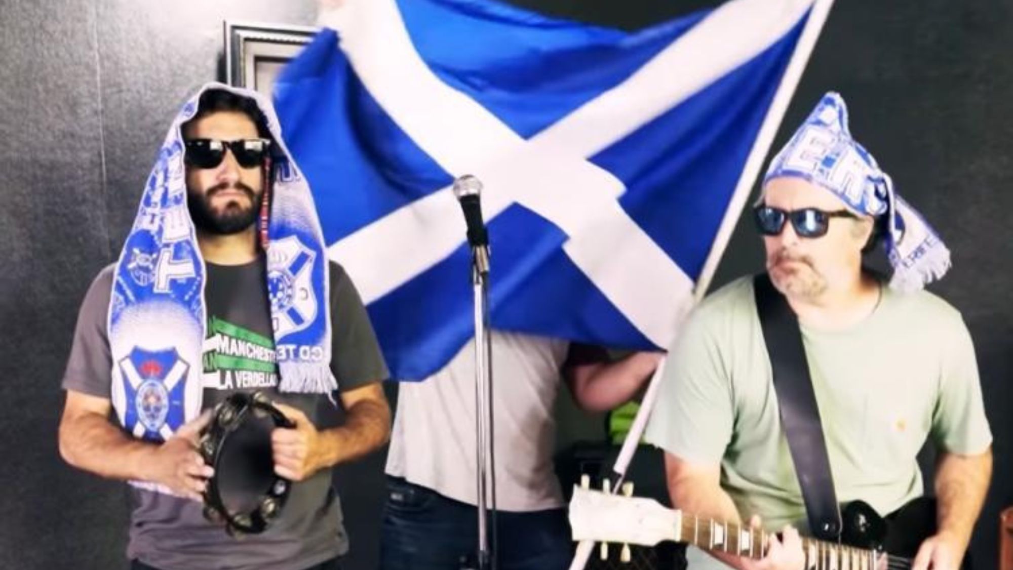 Abubukaka anima al CD Tenerife. / AH Abubukaka anima al CD Tenerife. / AH