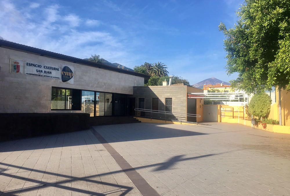 Plaza de San Juan, en La Victoria, donde está el bar en el que se instalará la pantalla./ Ayto. La Victoria
