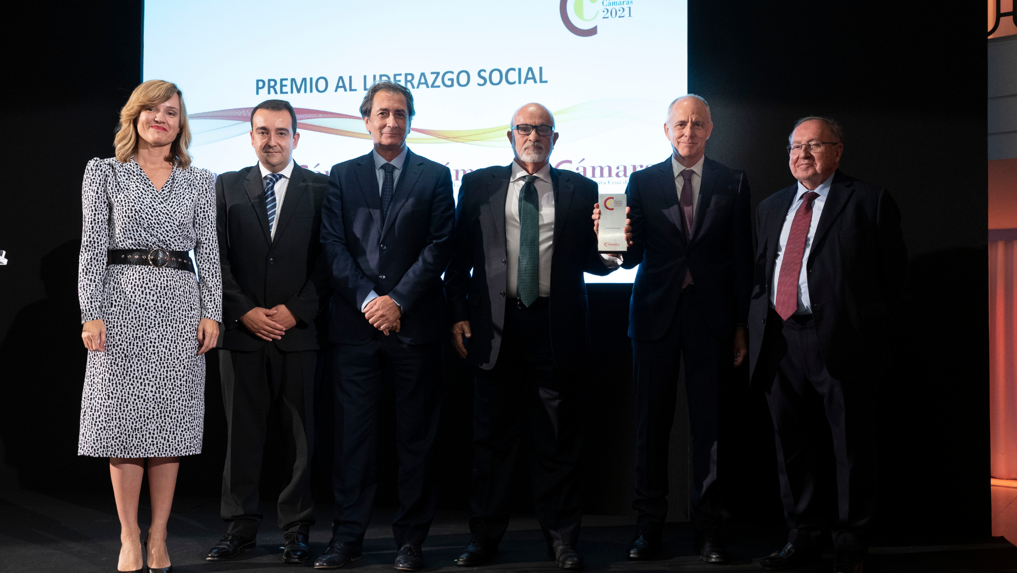 Los presidentes de las Cámaras de Comercio de Canarias junto al presidente de la Cámara de Comercio de España, José Luis Bonet, durante la presentación la primera edición de los Premios Cámaras. / Cedida