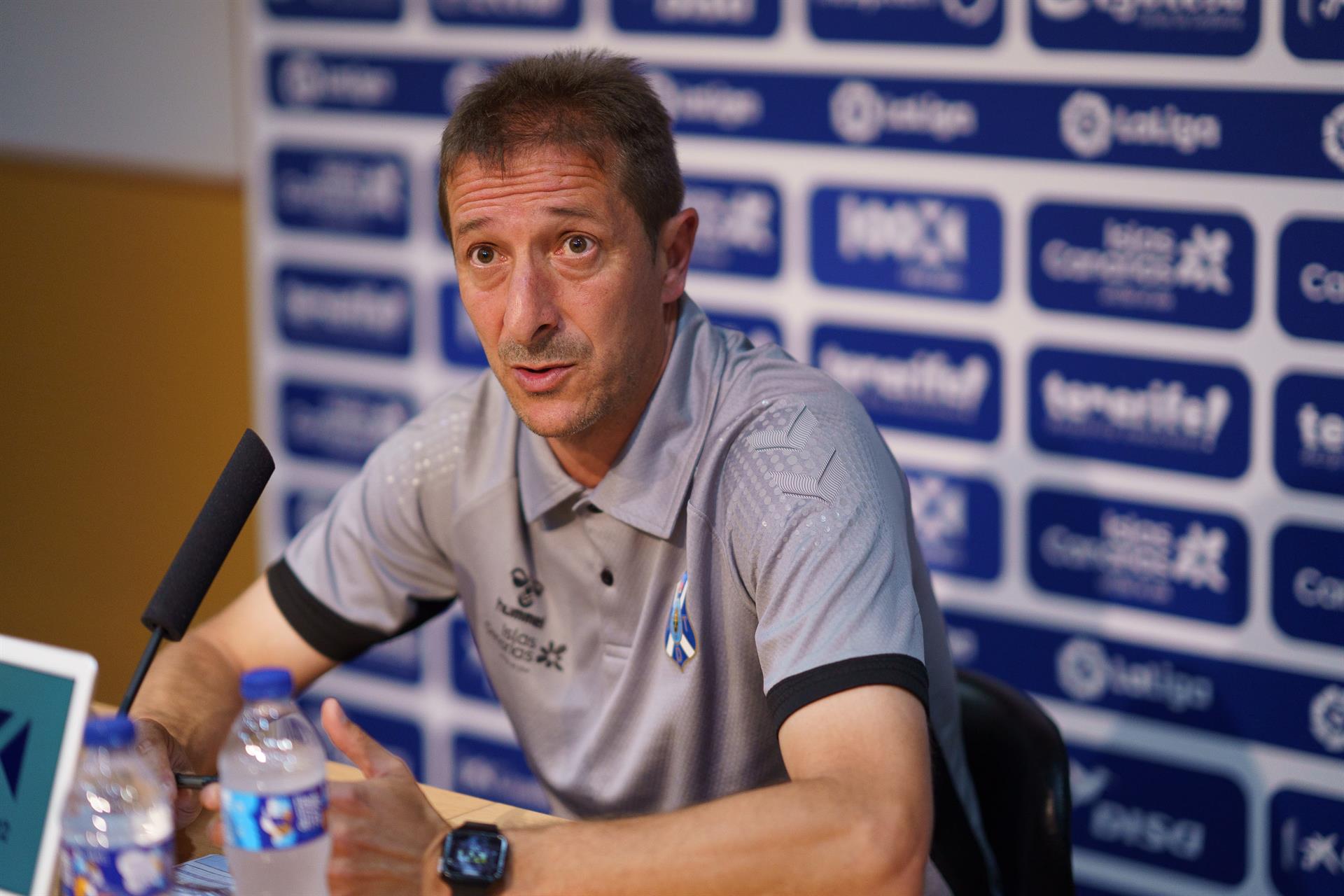 Ramis confía en la continuidad de Cordero como director deportivo del CD Tenerife y asegura que el vestuario está tranquilo frente a los cambios en el organigrama blanquiazul./ CDT.