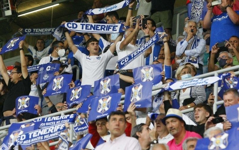 El CD Tenerife presentó la campaña de abonos para la nueva temporada bajo el lema 'Un sentimiento que nos une'./ CDT