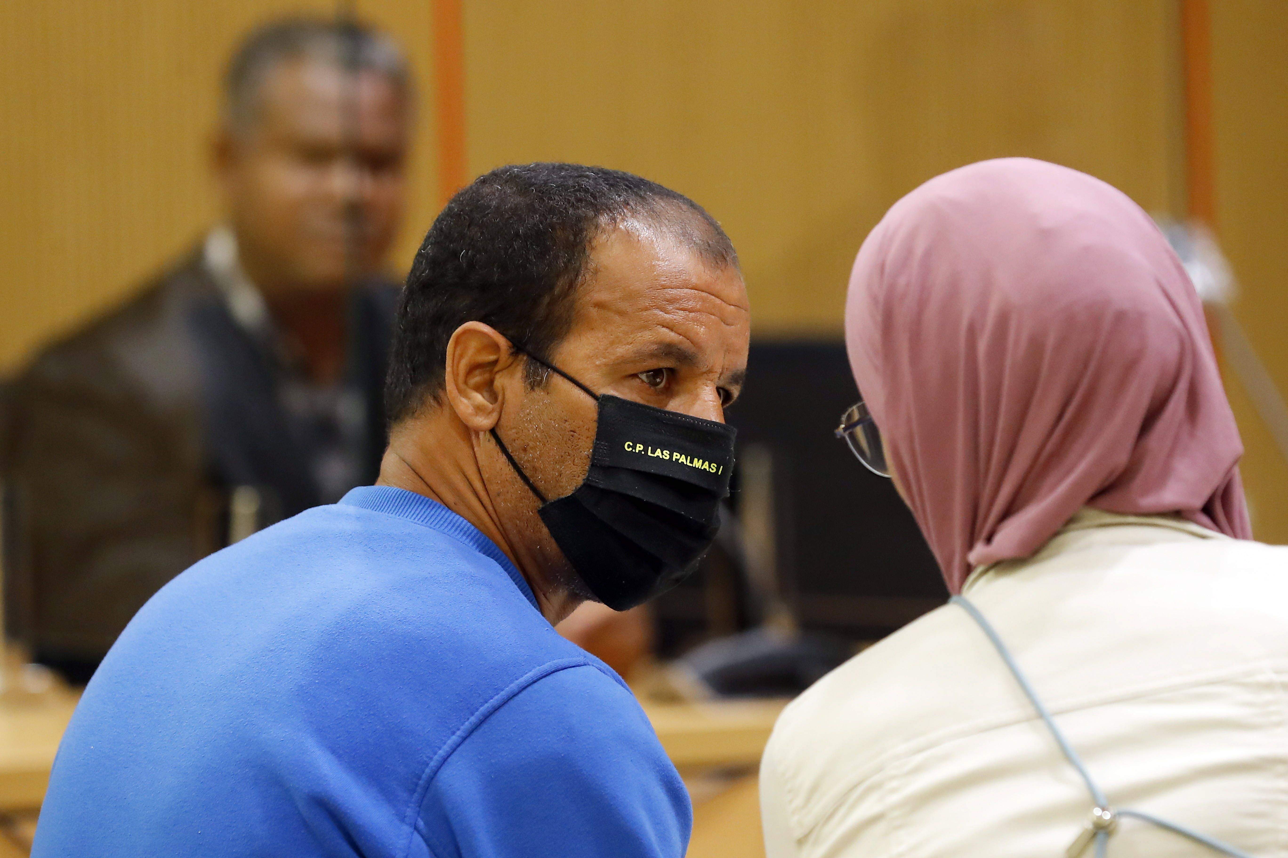 Juicio contra el hombre marroquí acusado de ser el patrón de una patera en la que fallecieron 13 personas. / EFE