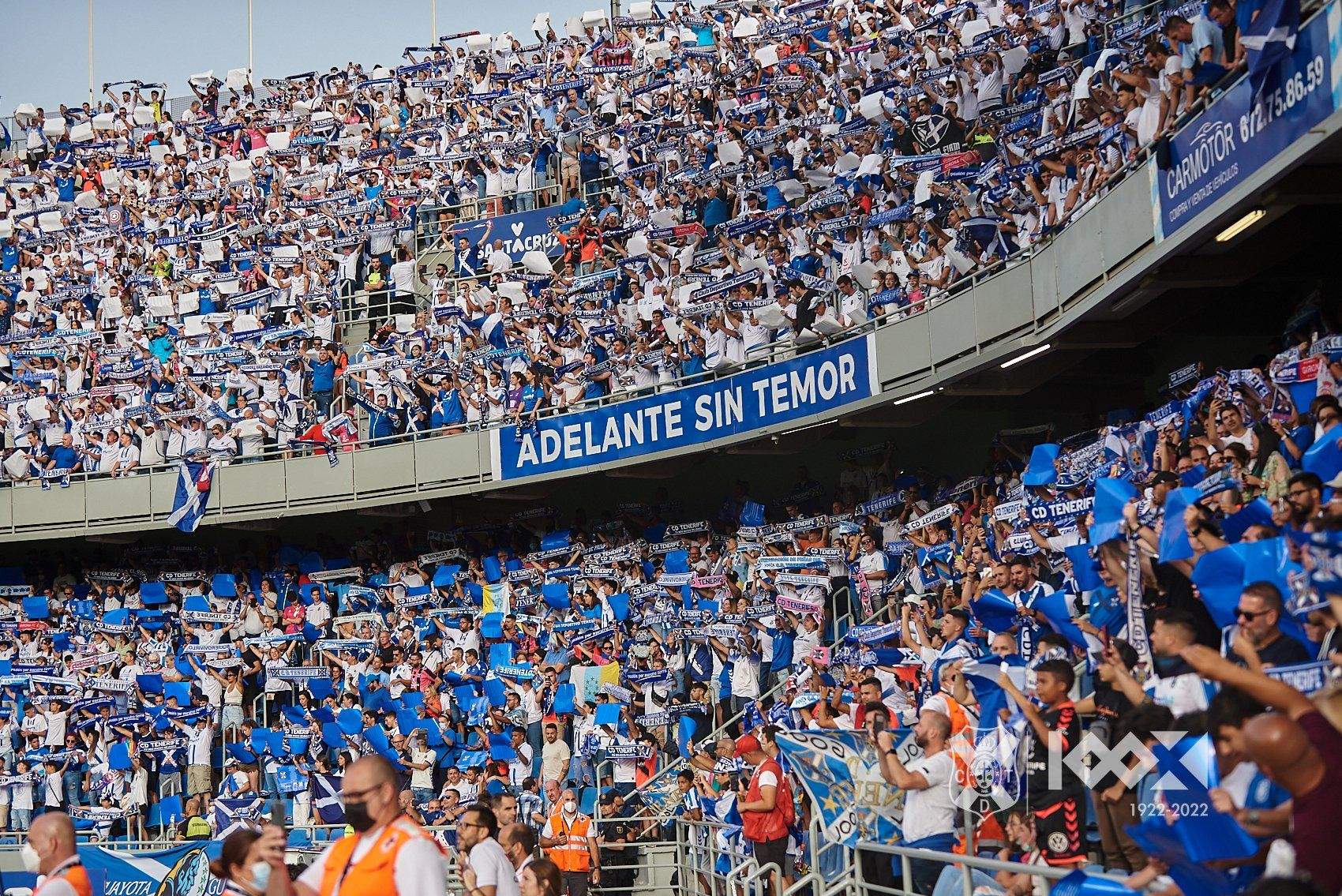 Aficion del Tenerife en el Heliodoro Rodríguez López./ CDT