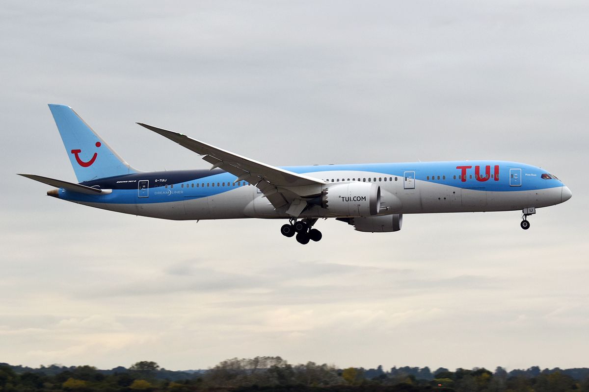 Un Boeing 787 de TUI aterrizando. / REDES