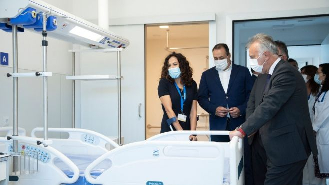 El presidente de Canarias, Ángel Víctor Torres, y el consejero de Sanidad, Blas Trujillo, visitan las instalaciones del HUNSC. / Archivo El presidente de Canarias, Ángel Víctor Torres, y el consejero de Sanidad, Blas Trujillo, visitan las instalaciones del HUNSC. / Archivo
