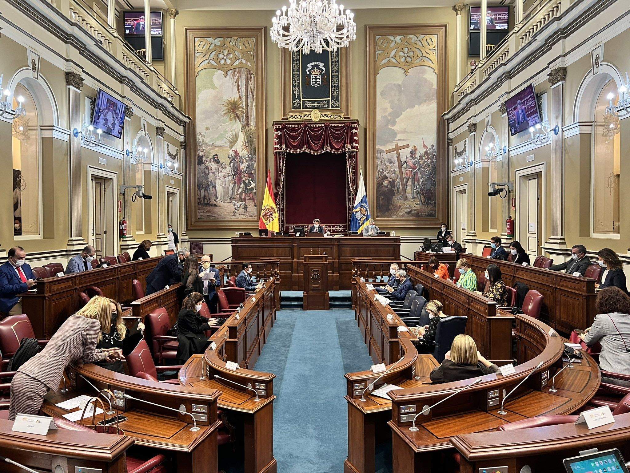 Parlamento de Canarias. / Redes