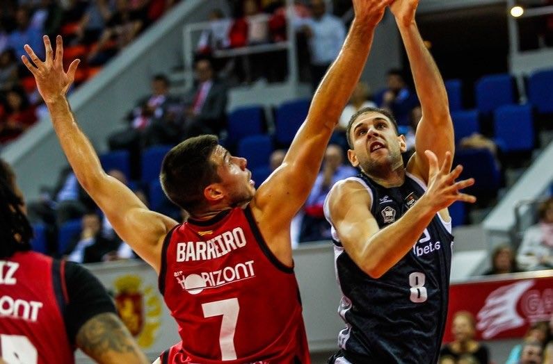 Iván Cruz dejó huella en Bilbao Basket, equipo en el que militó dos temporadas antes del Río Breogán y con el que consiguió el ascenso a Liga Endesa./ Twitter Bilbao Basket.