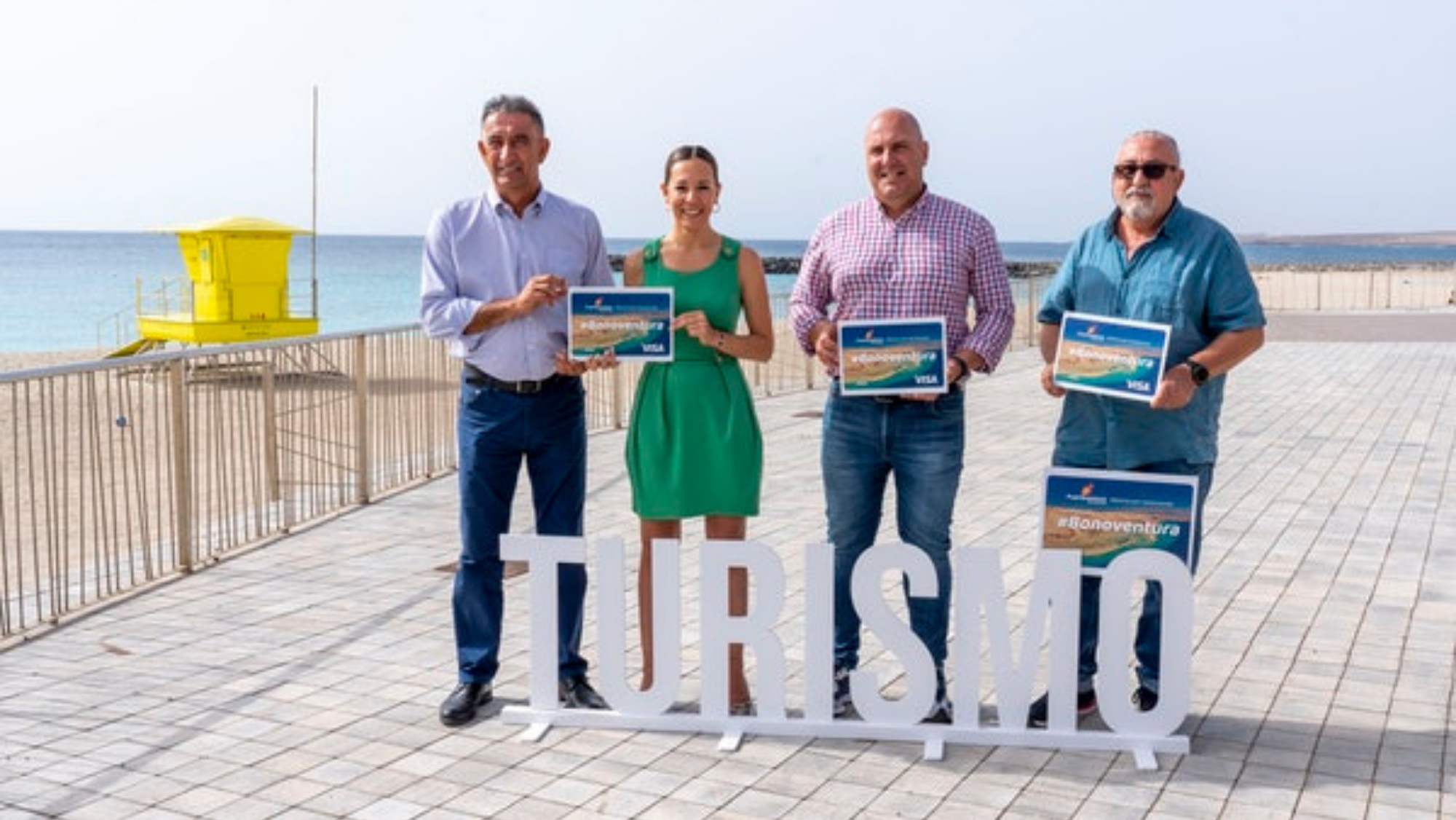 Miembros del Cabildo de Fuerteventura presentan la campaña de bono turístico de Fuerteventura. Cabildo de Fuerteventura
