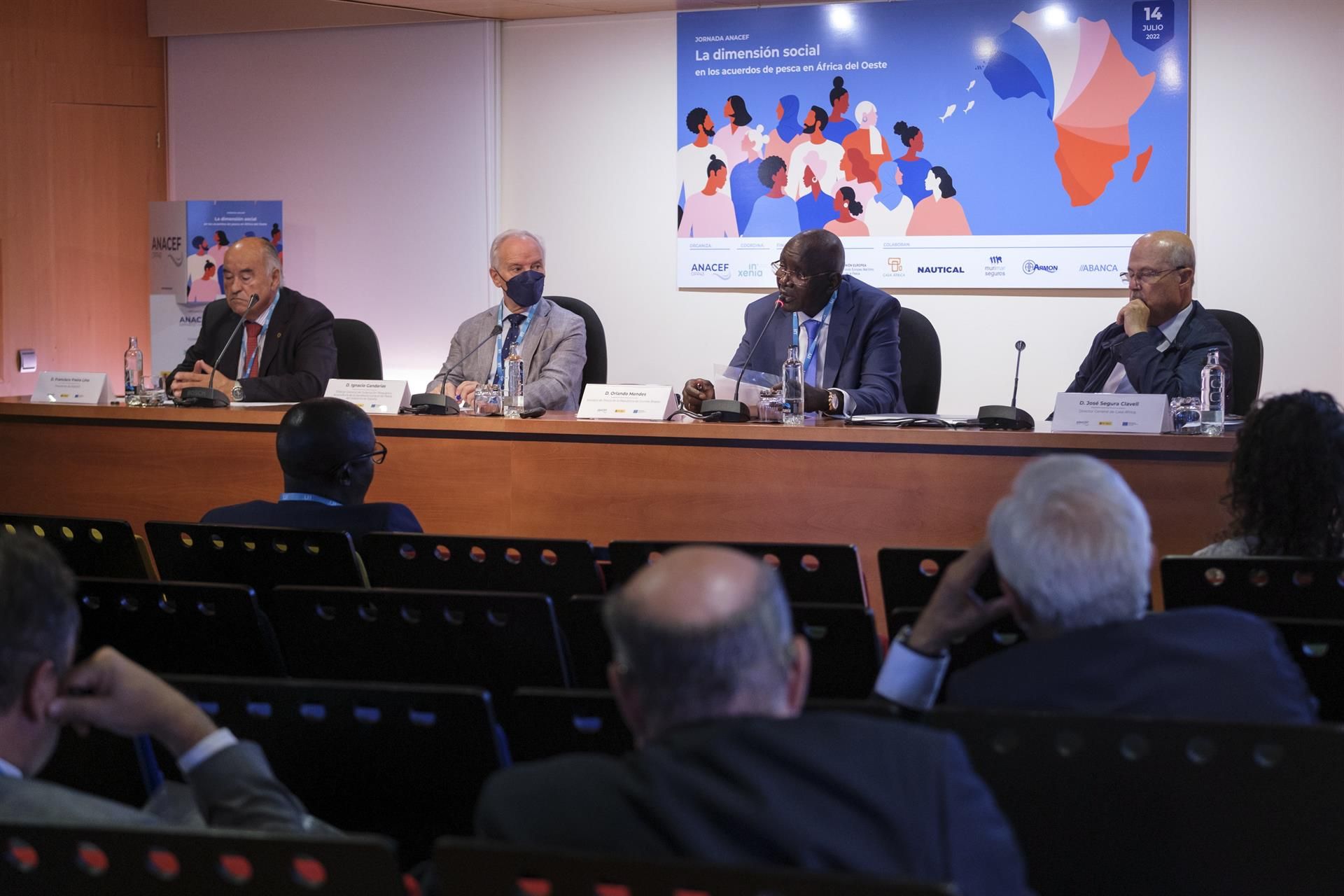  La Asociación Nacional de Armadores de Buques Congeladores de Pesca de Cefalópados (Anacef) celebra una jornada en Las Palmas de Gran Canaria./  EFE/Ángel Medina G.