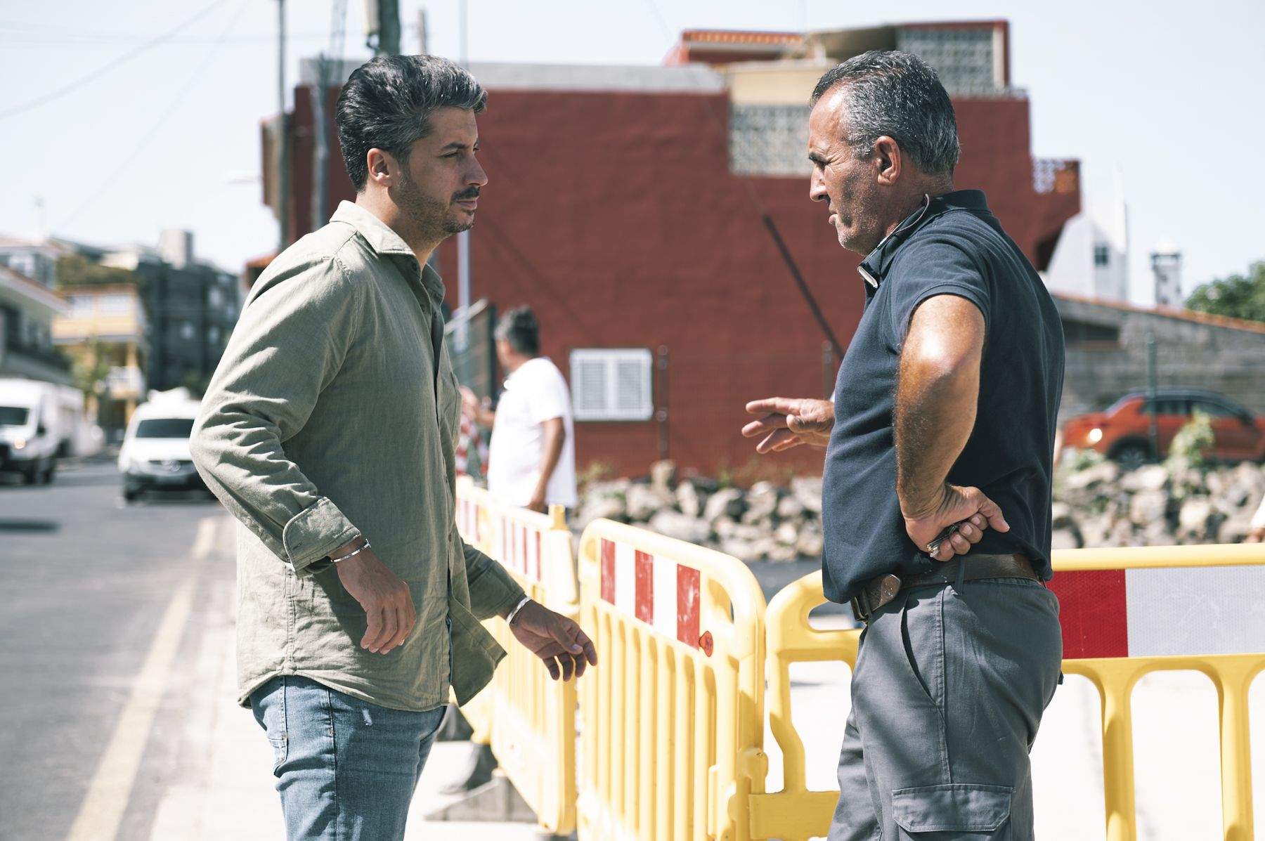 Luis Yeray Gutiérrez visita las obras para crear aparcamientos en Tejina./ Cedida